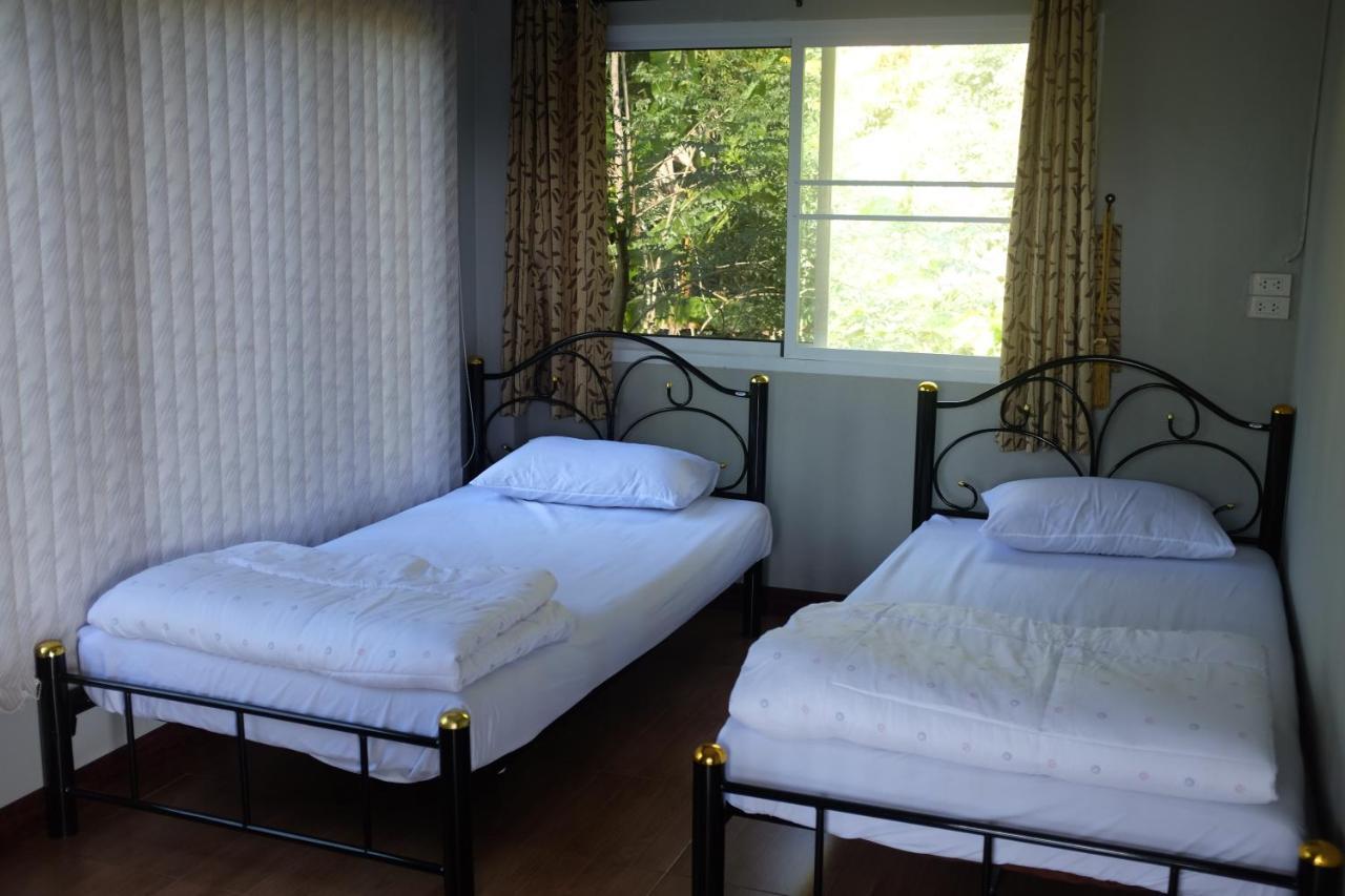Ferienwohnung Rai Boonsom Phrao Zimmer foto