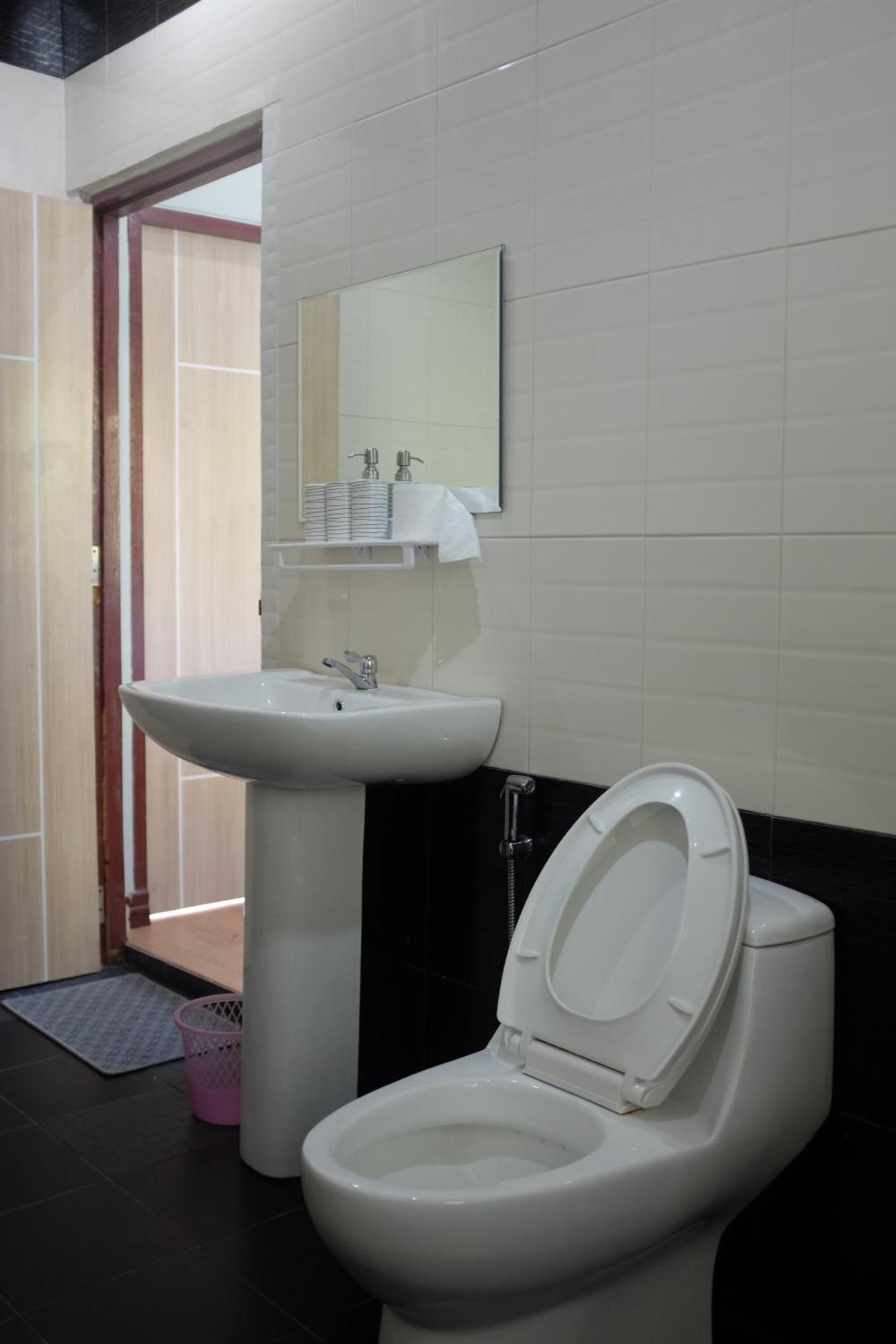 Ferienwohnung Rai Boonsom Phrao Zimmer foto