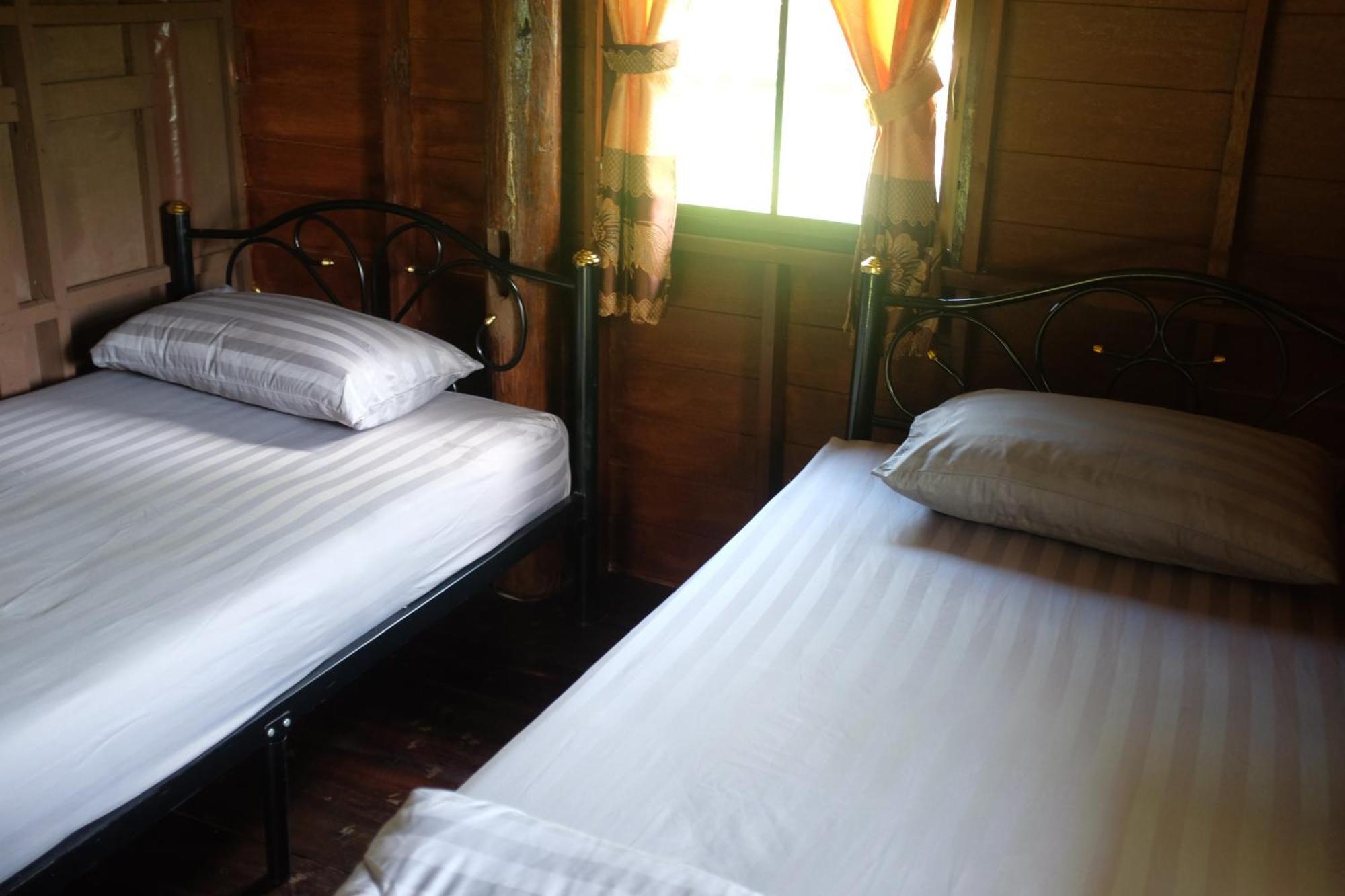 Ferienwohnung Rai Boonsom Phrao Zimmer foto