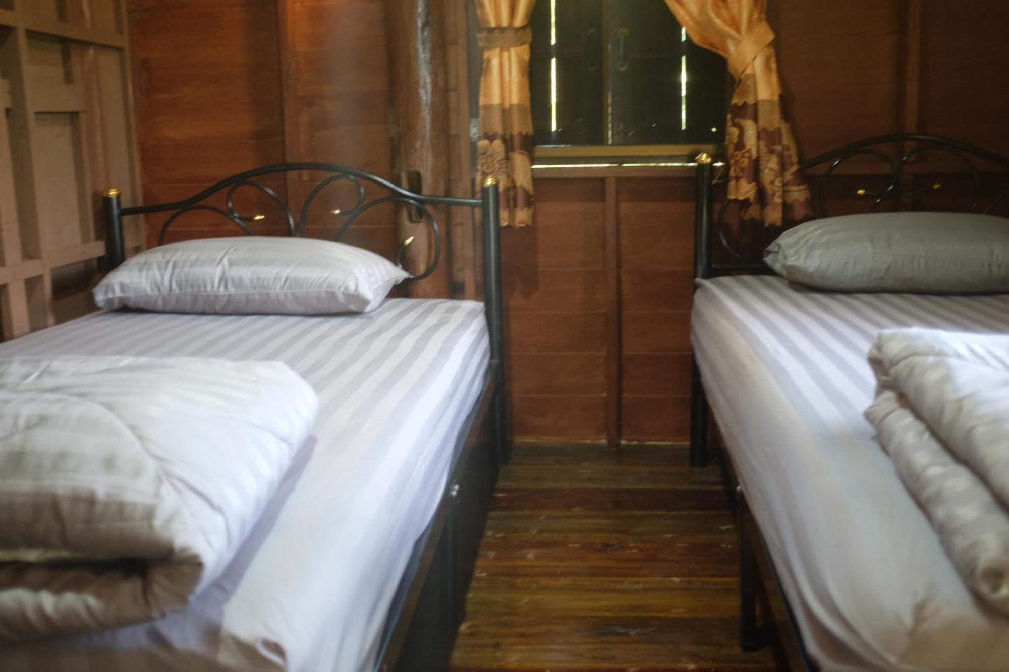 Ferienwohnung Rai Boonsom Phrao Zimmer foto