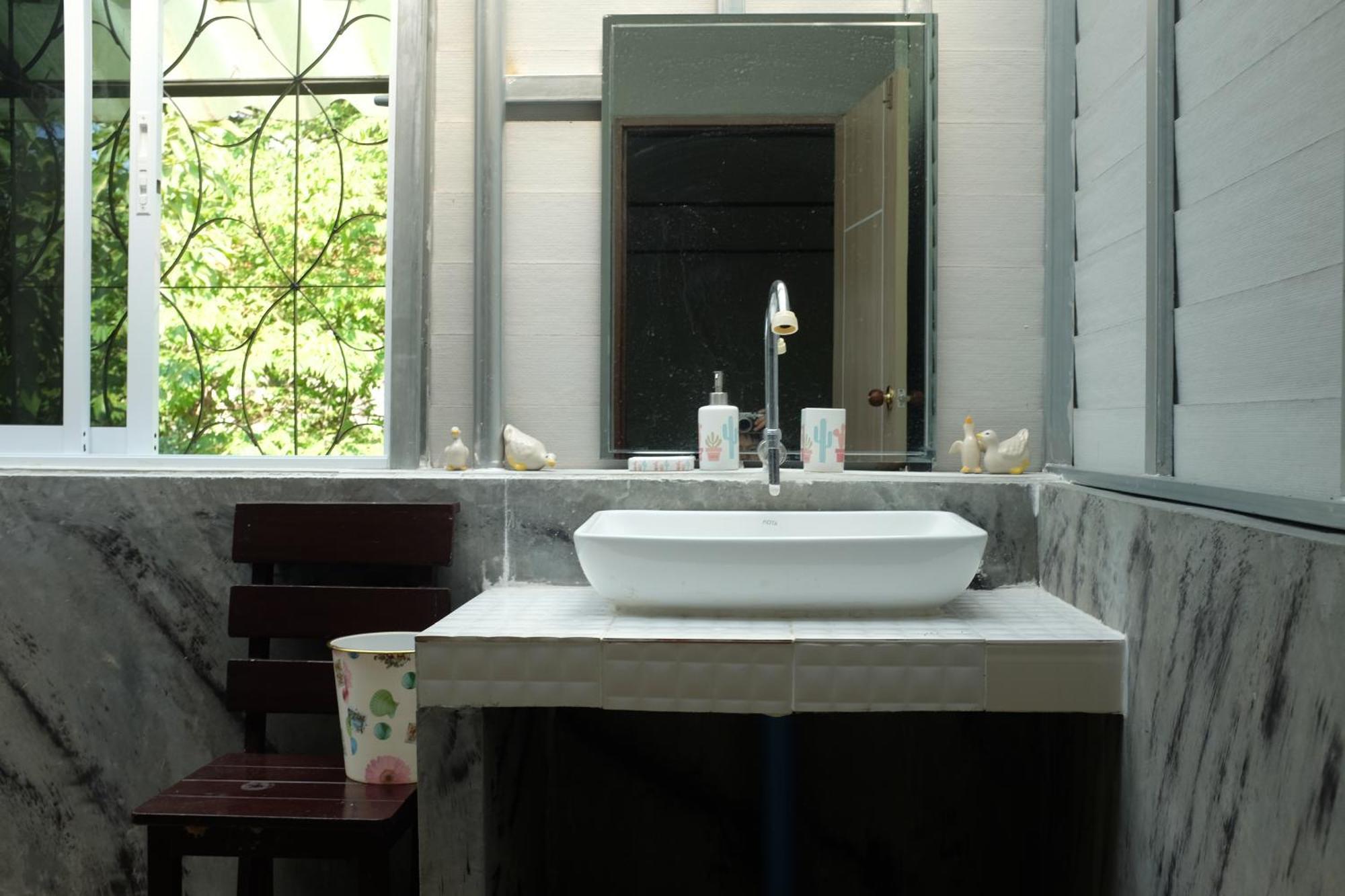 Ferienwohnung Rai Boonsom Phrao Zimmer foto