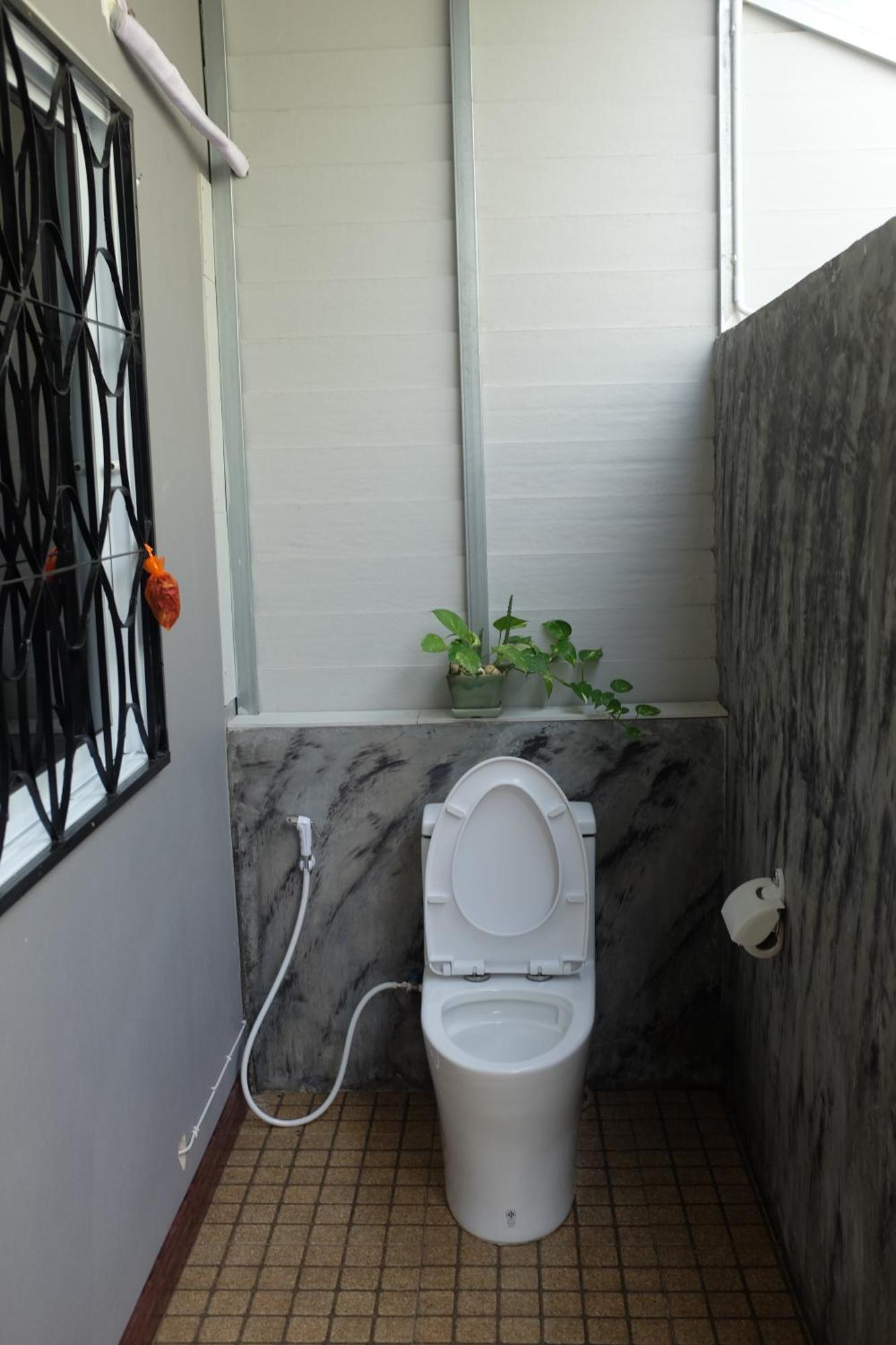Ferienwohnung Rai Boonsom Phrao Zimmer foto