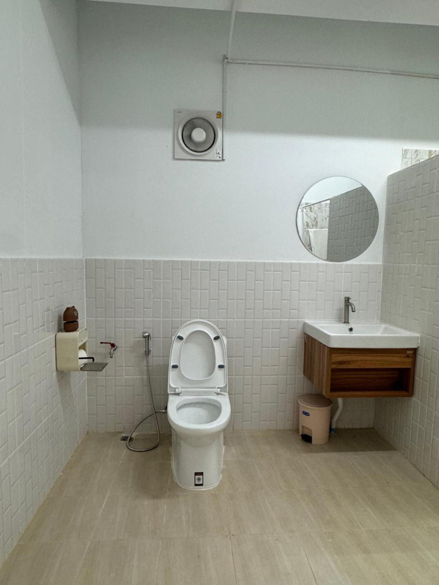 Ferienwohnung Rai Boonsom Phrao Exterior foto