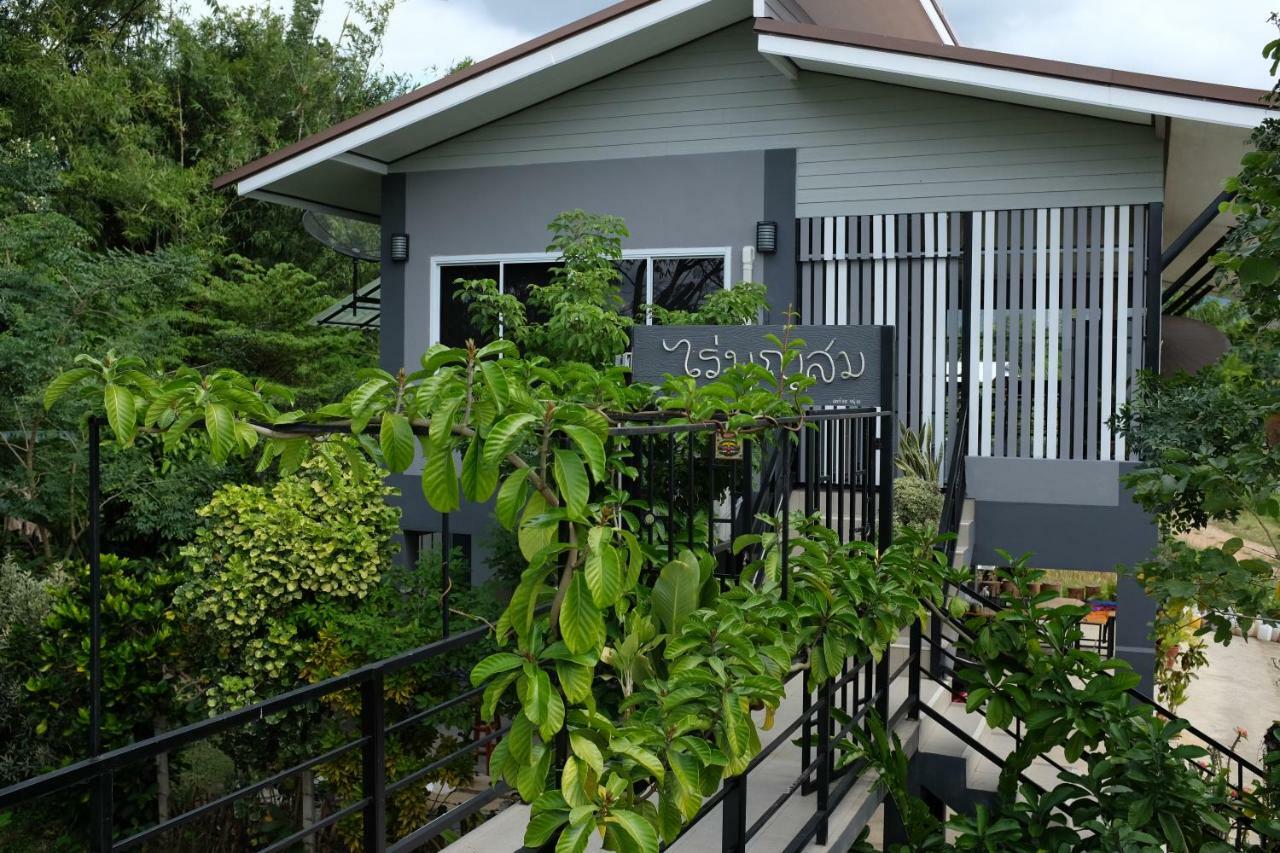 Ferienwohnung Rai Boonsom Phrao Exterior foto
