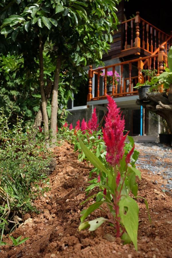 Ferienwohnung Rai Boonsom Phrao Exterior foto