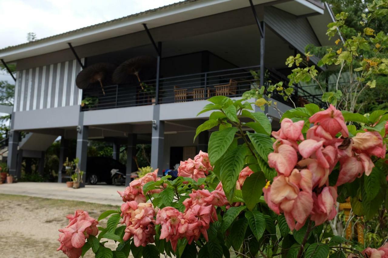 Ferienwohnung Rai Boonsom Phrao Exterior foto