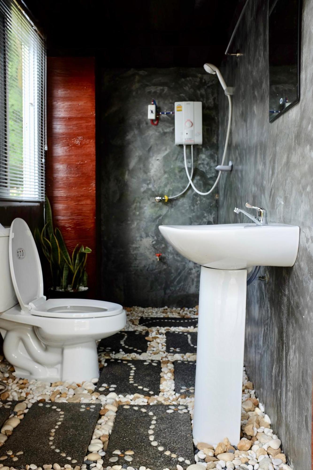 Ferienwohnung Rai Boonsom Phrao Exterior foto